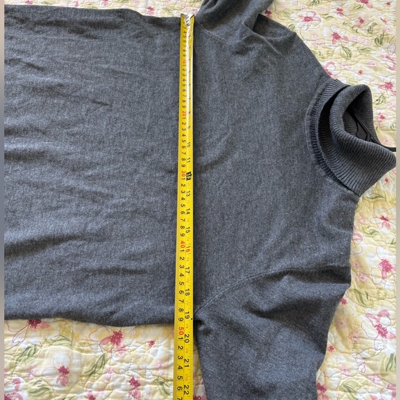 Carolyn Taylor Charcoal Knit Top sweater
Size XL - Picture 3 of 10